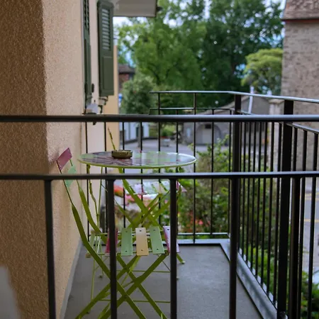 De La Place Mini-hôtel 3*