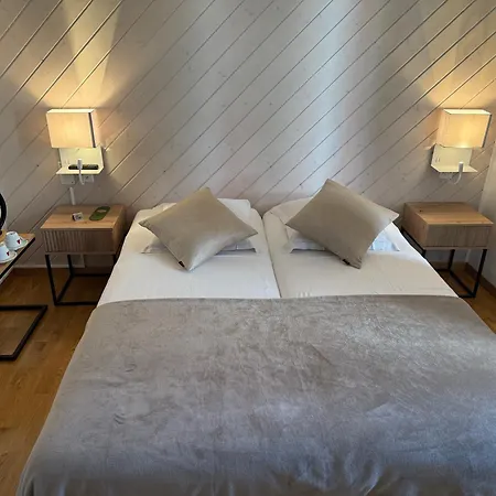 De La Place Zajazd 3*