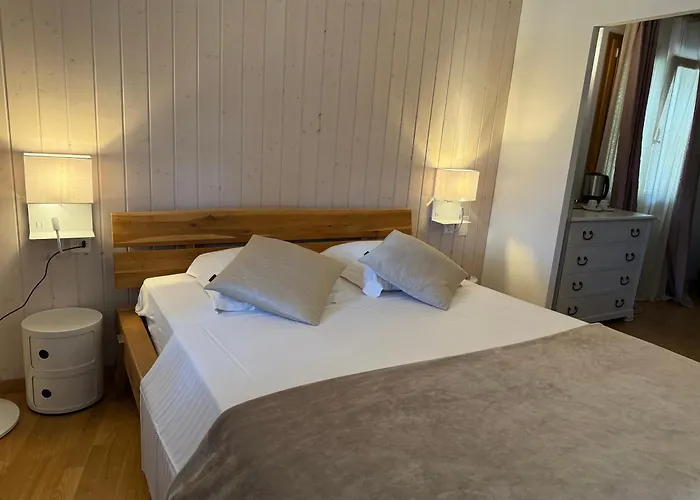 بيت ريفي De La Place 3*