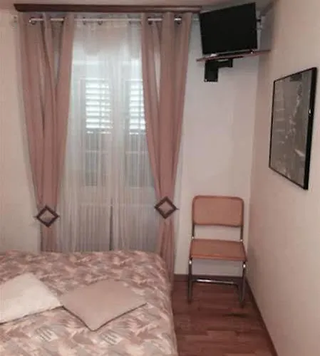 De La Place بيت ريفي 3*